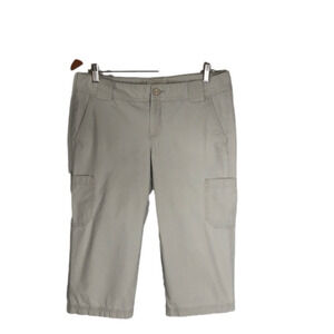 DOCKERS capris, tan, size 8, good condition
